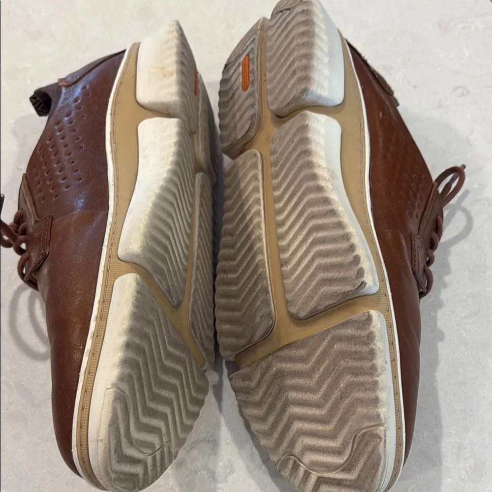 Hush Puppies Brown Leather Oxfords with Minimalist Design